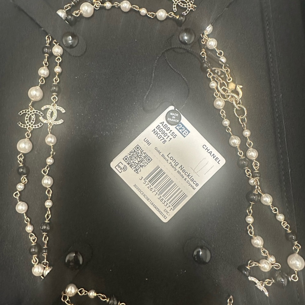 Chanel Pearl and Black Pearl necklace new with tags